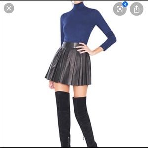 Alice + olivia box pleat leather mini skirt. Sz 10